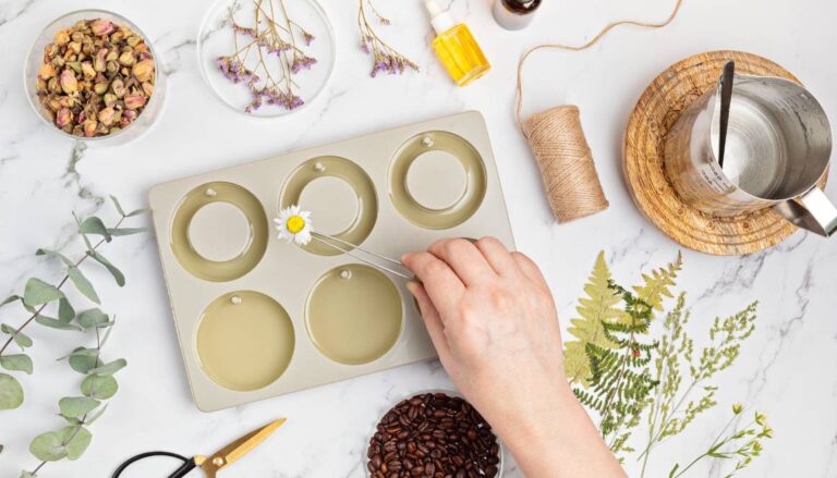 Read more about the article Cum iti faci propriile Wax Melts: ghid pentru incepatori